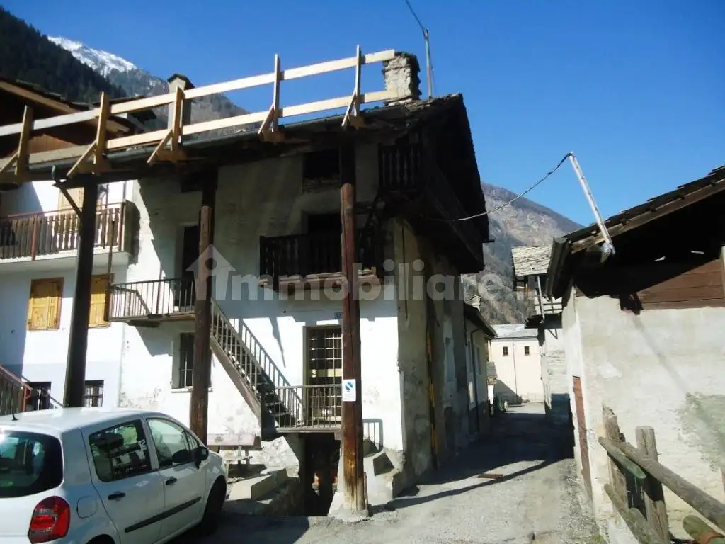 Rustico - Casale in vendita a Aymavilles