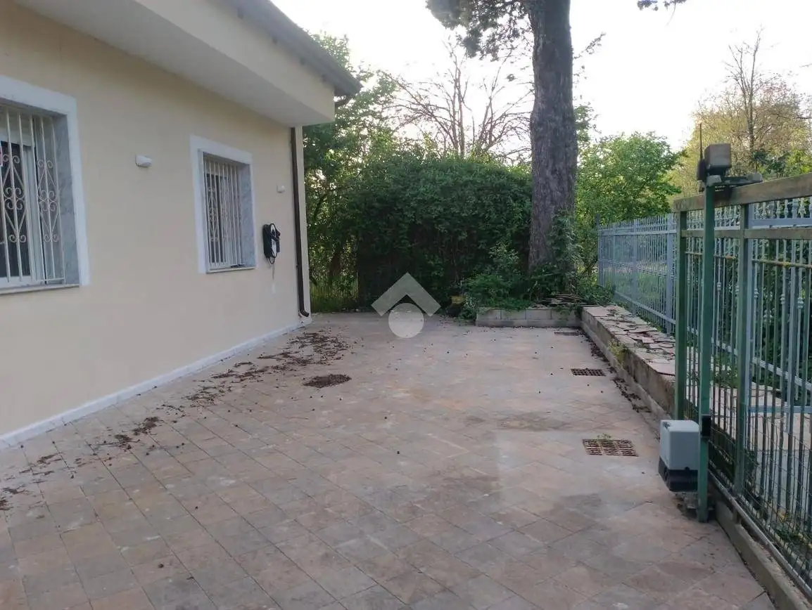 Villa in vendita a Pratola Serra