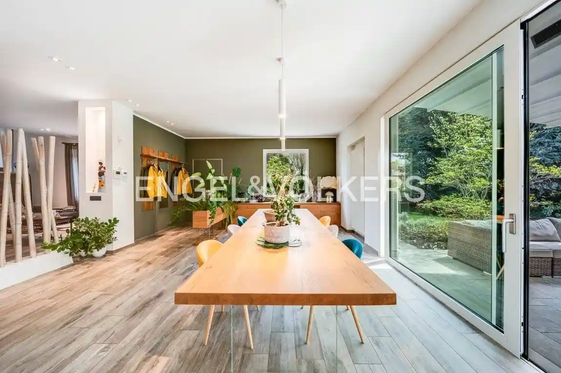 Villa in vendita a Fino Mornasco