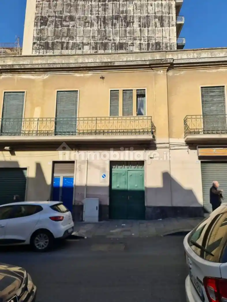 Palazzo - Edificio in vendita a Acireale