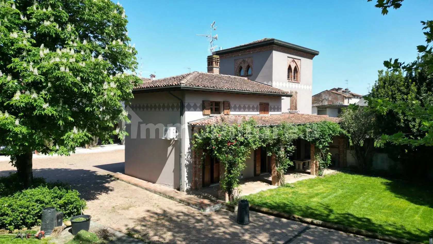 Villa in vendita a Bassano Bresciano