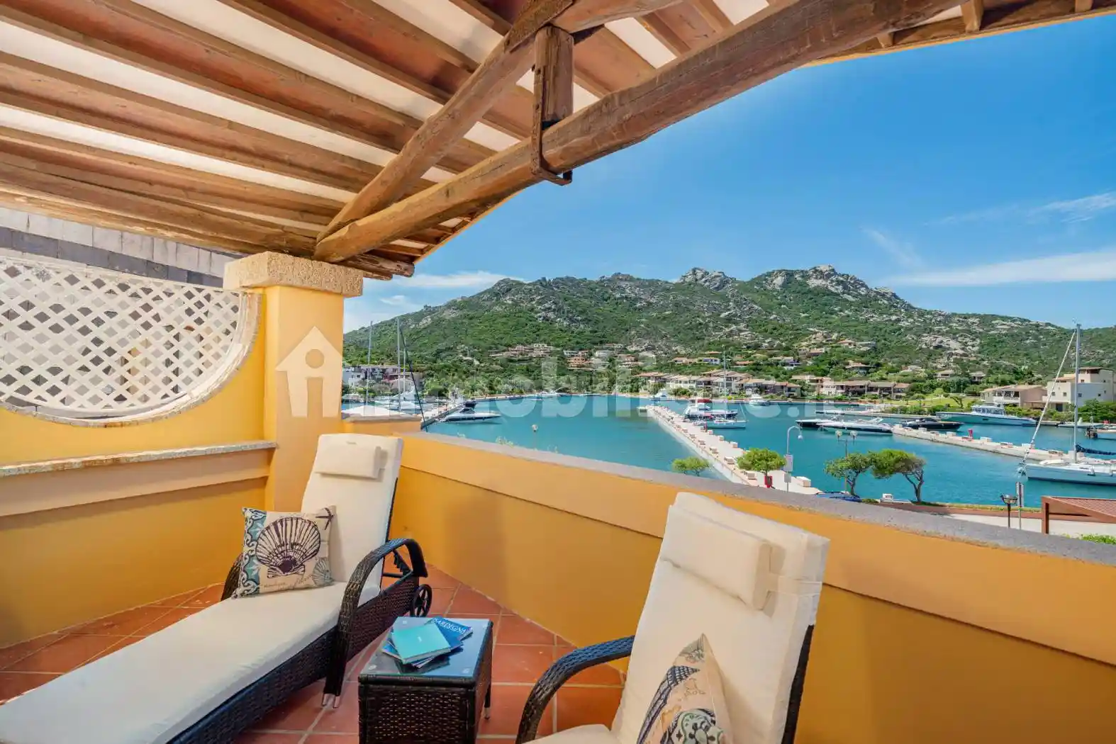 Appartamento in vendita a Arzachena