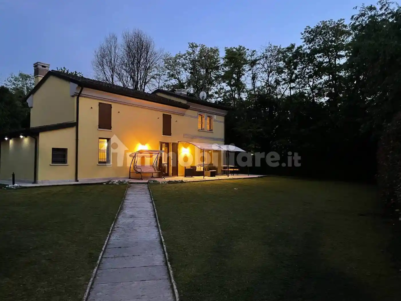 Villa in vendita a Mantova