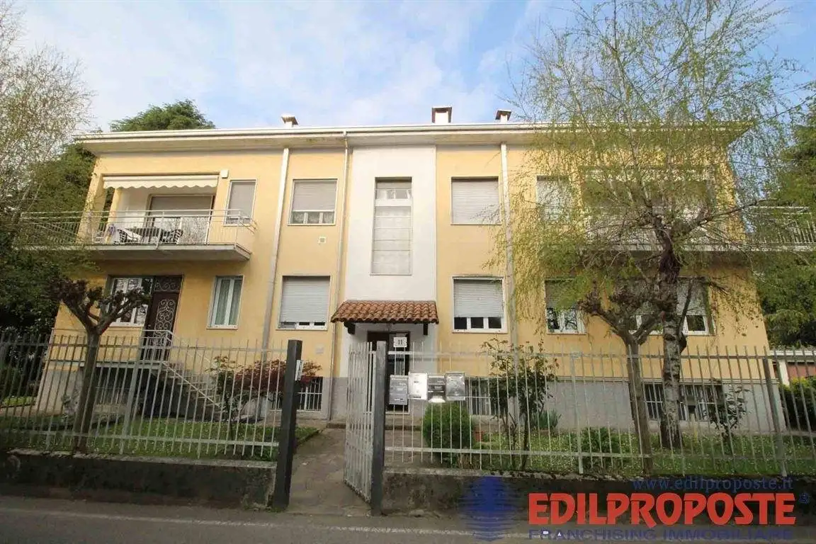 Appartamento in affitto a Misinto