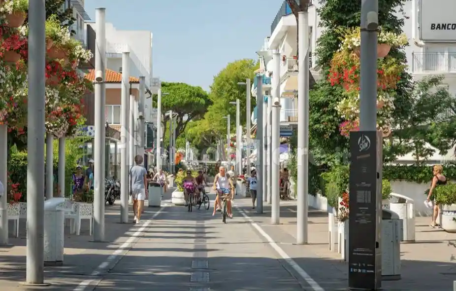 Palazzo - Edificio in vendita a Riccione