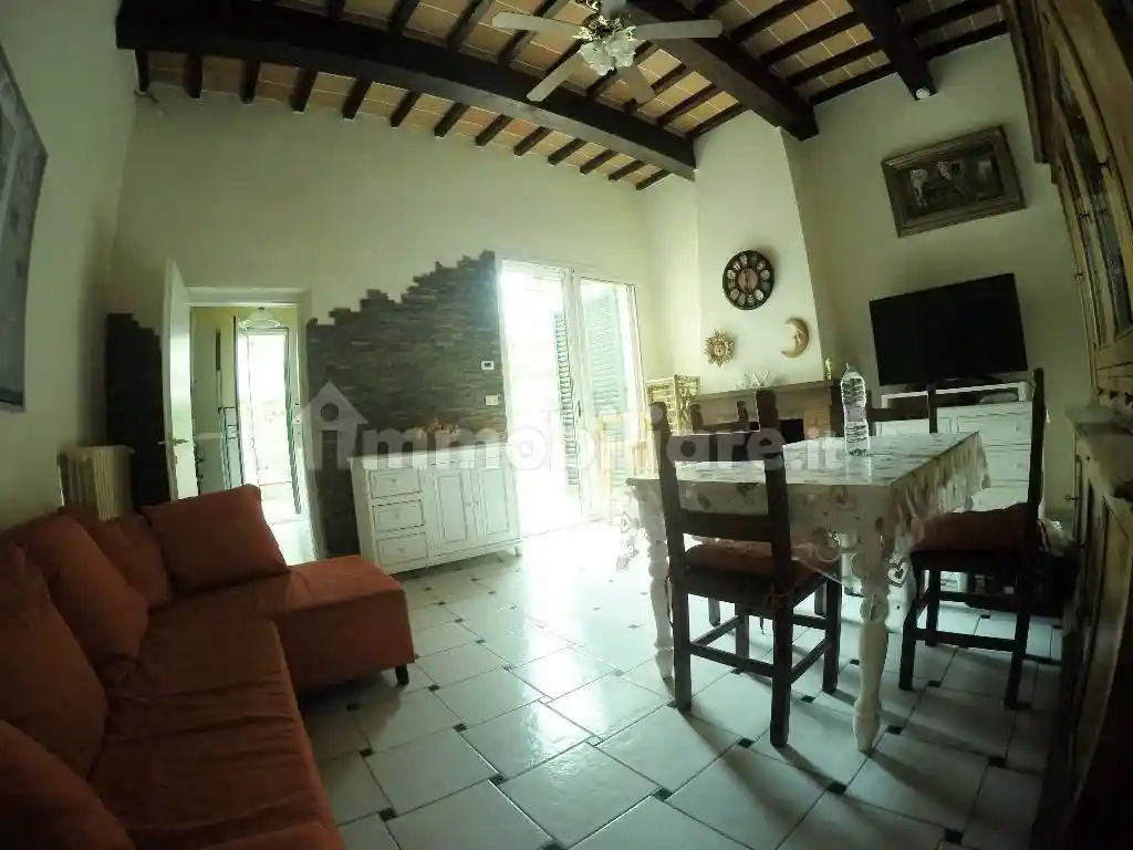 Casa indipendente in vendita a Campi Bisenzio