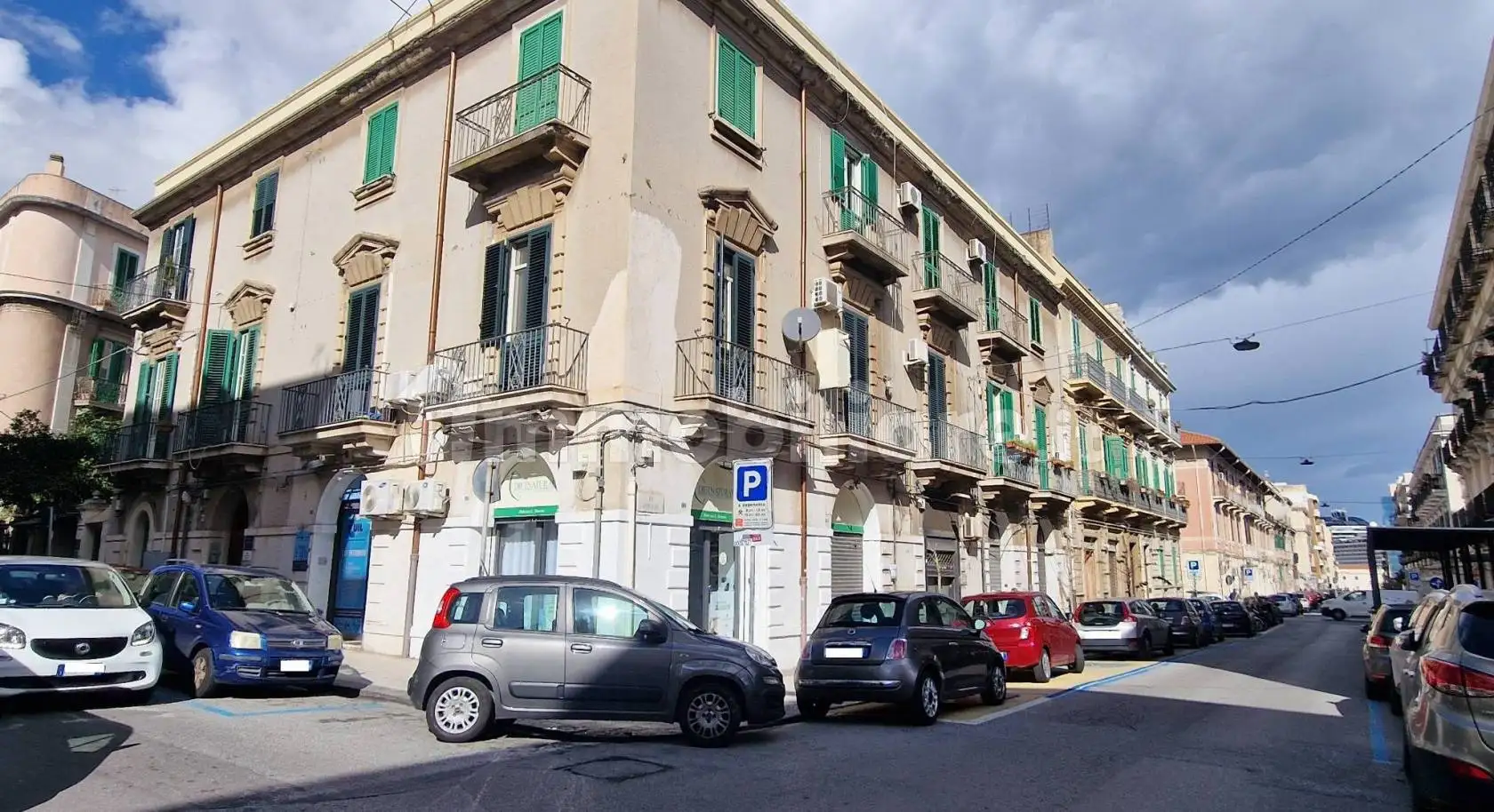 Palazzo - Edificio in vendita a Messina