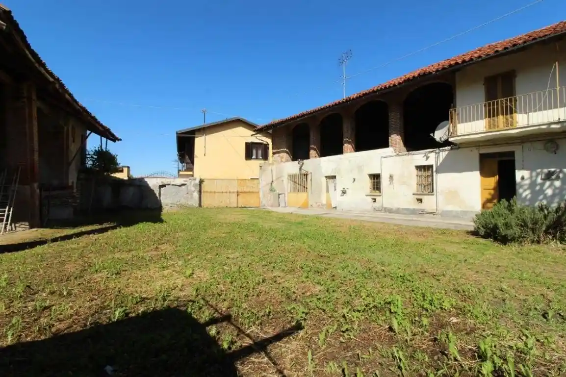 Rustico - Casale in vendita a Sanfrè