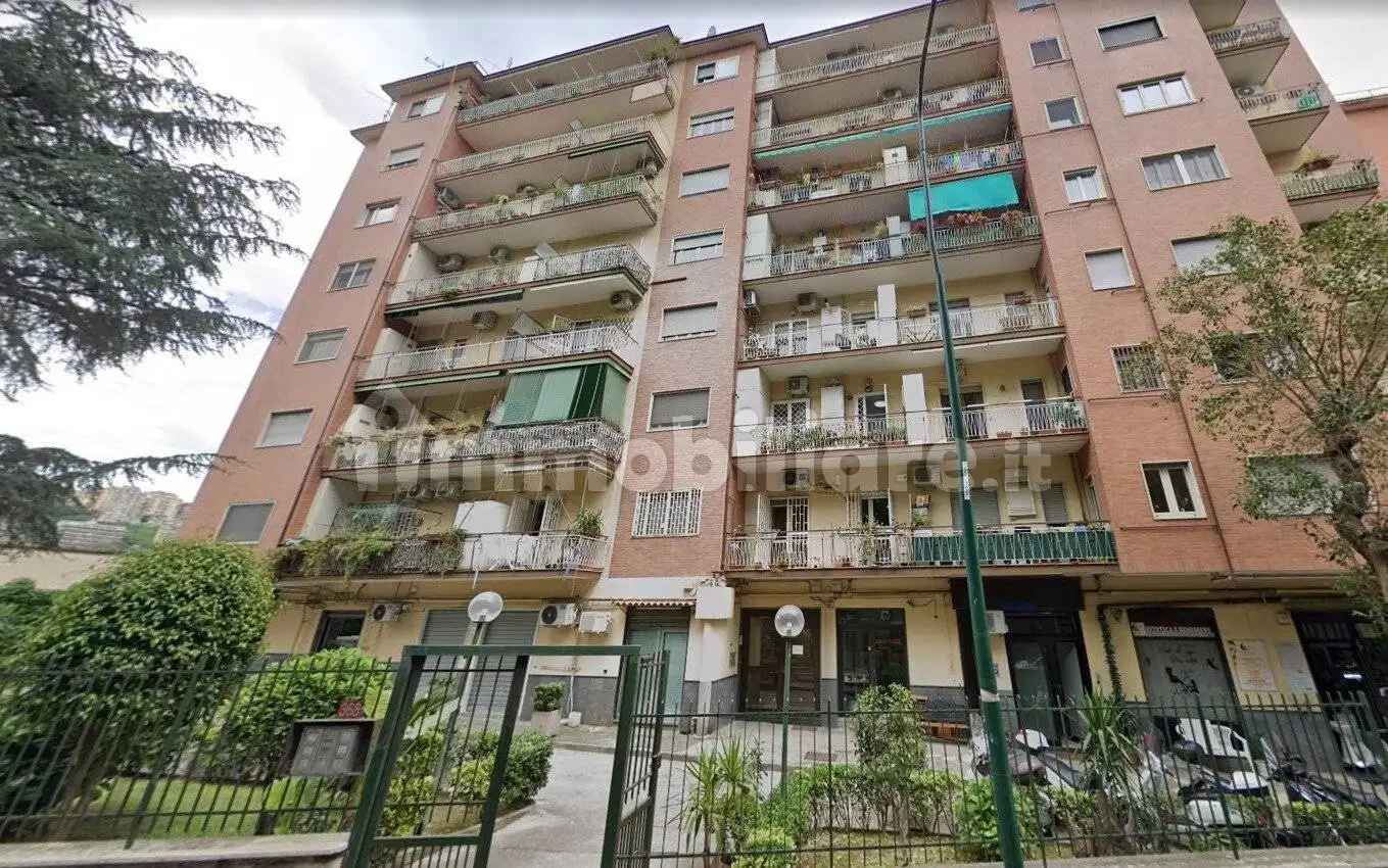 Appartamento in vendita a Napoli