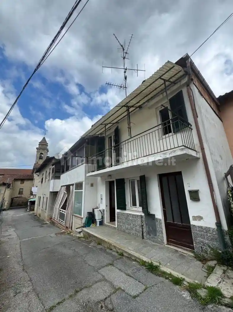 Casa indipendente in vendita a Cairo Montenotte