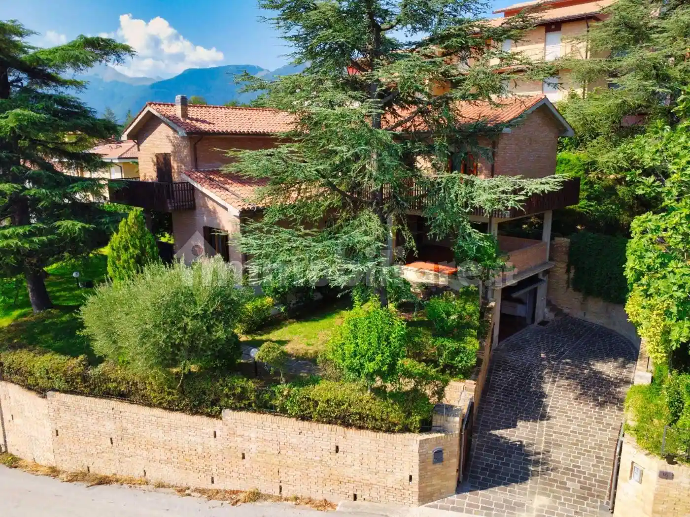 Villa in vendita a Sarnano