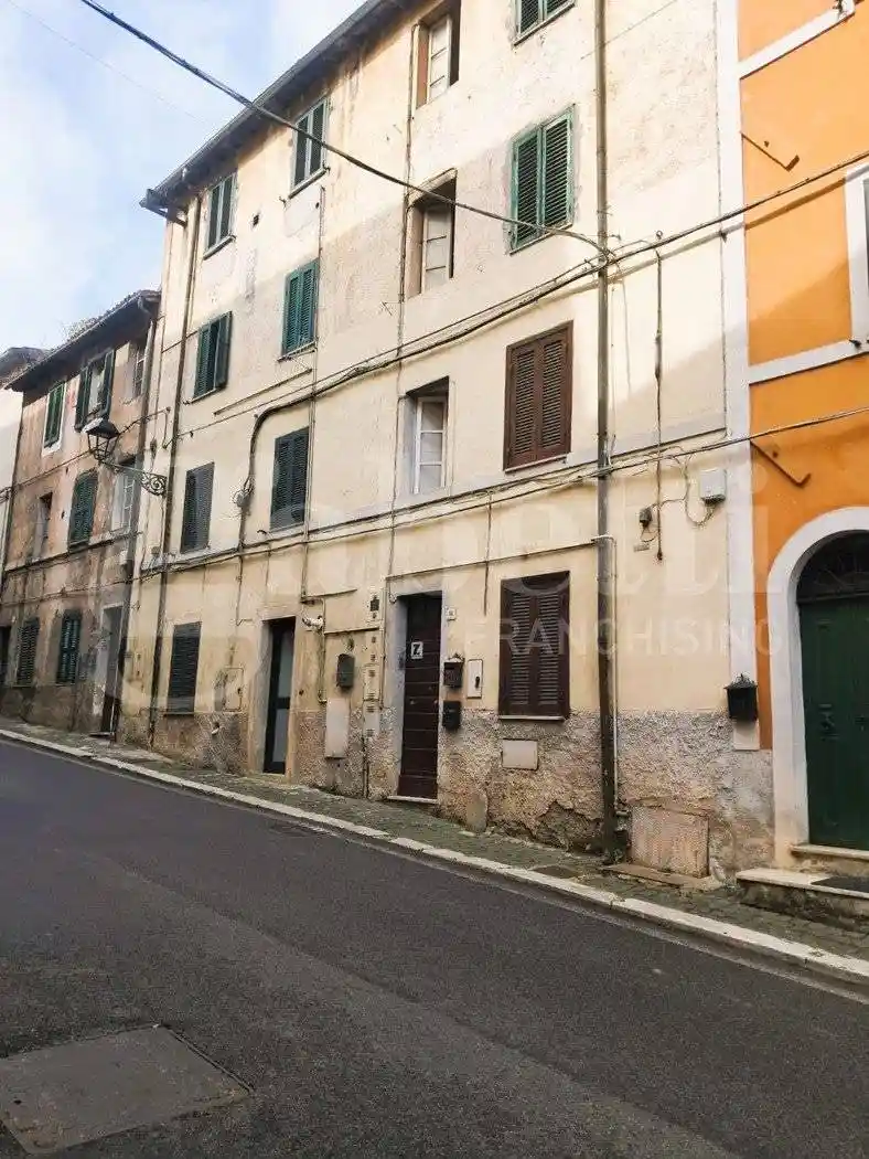 Appartamento in vendita a Montelanico