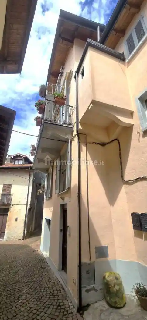 Terratetto unifamiliare via Maggiore 13, Castello, Castelveccana - foto 2