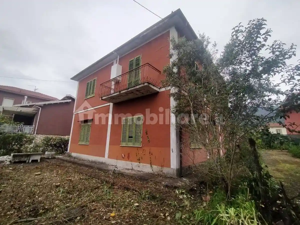 Villa in vendita a Massa