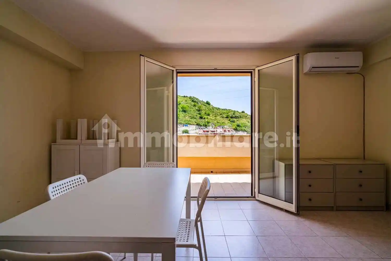 Appartamento in vendita a Letojanni