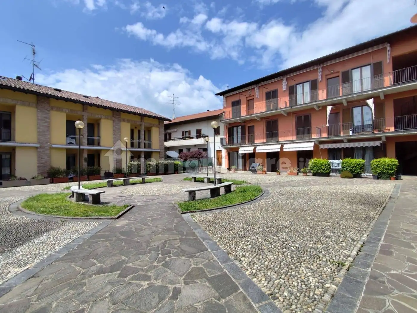 Appartamento in vendita a Albiolo