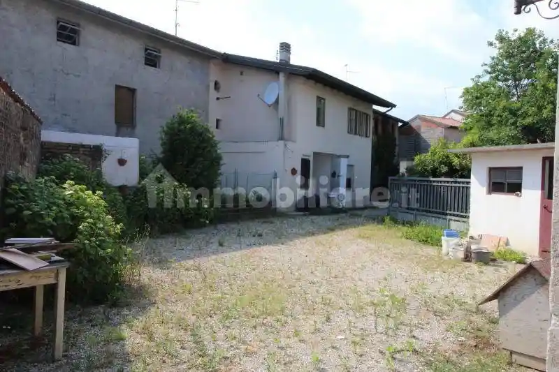 Casa indipendente in vendita a Castions di Strada