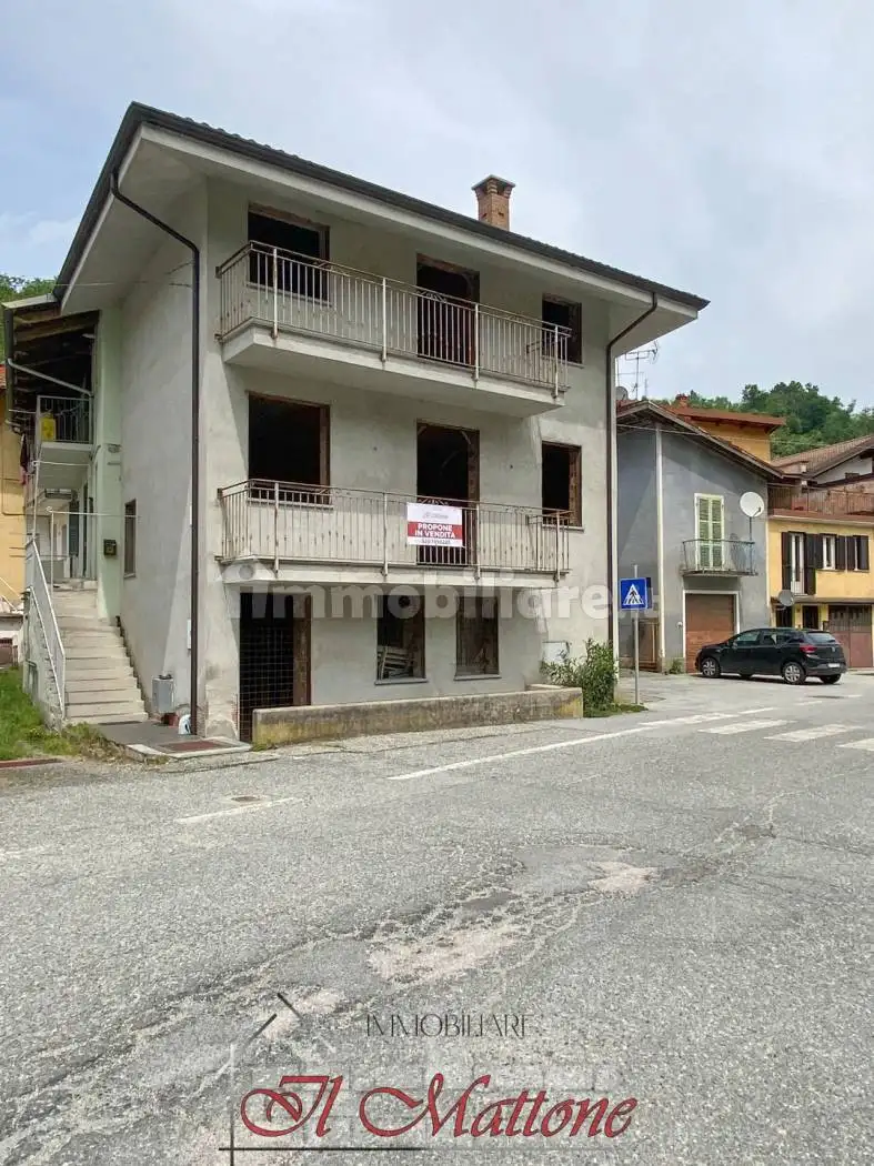 Casa indipendente in vendita a Brondello