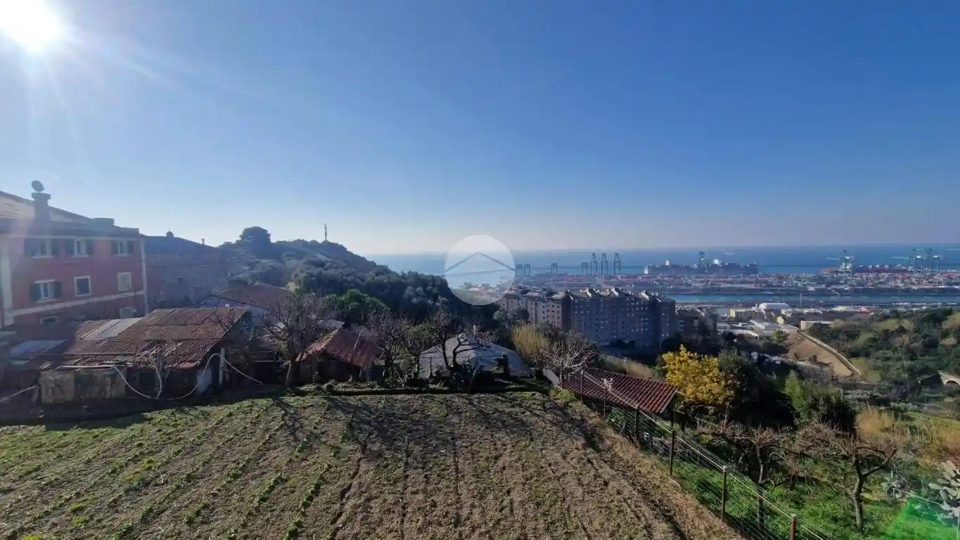 Casa indipendente in vendita a Genova