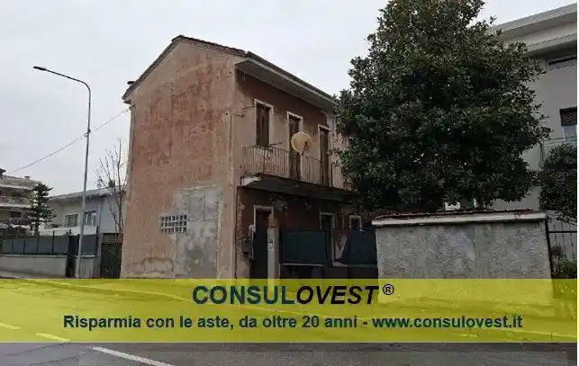 Casa indipendente in vendita a Busto Arsizio