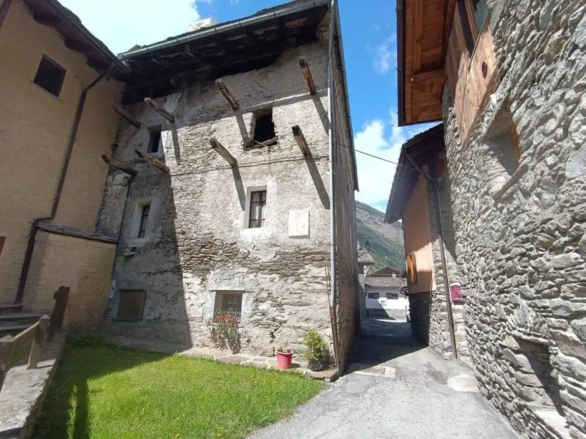 Rustico - Casale in vendita a Aymavilles