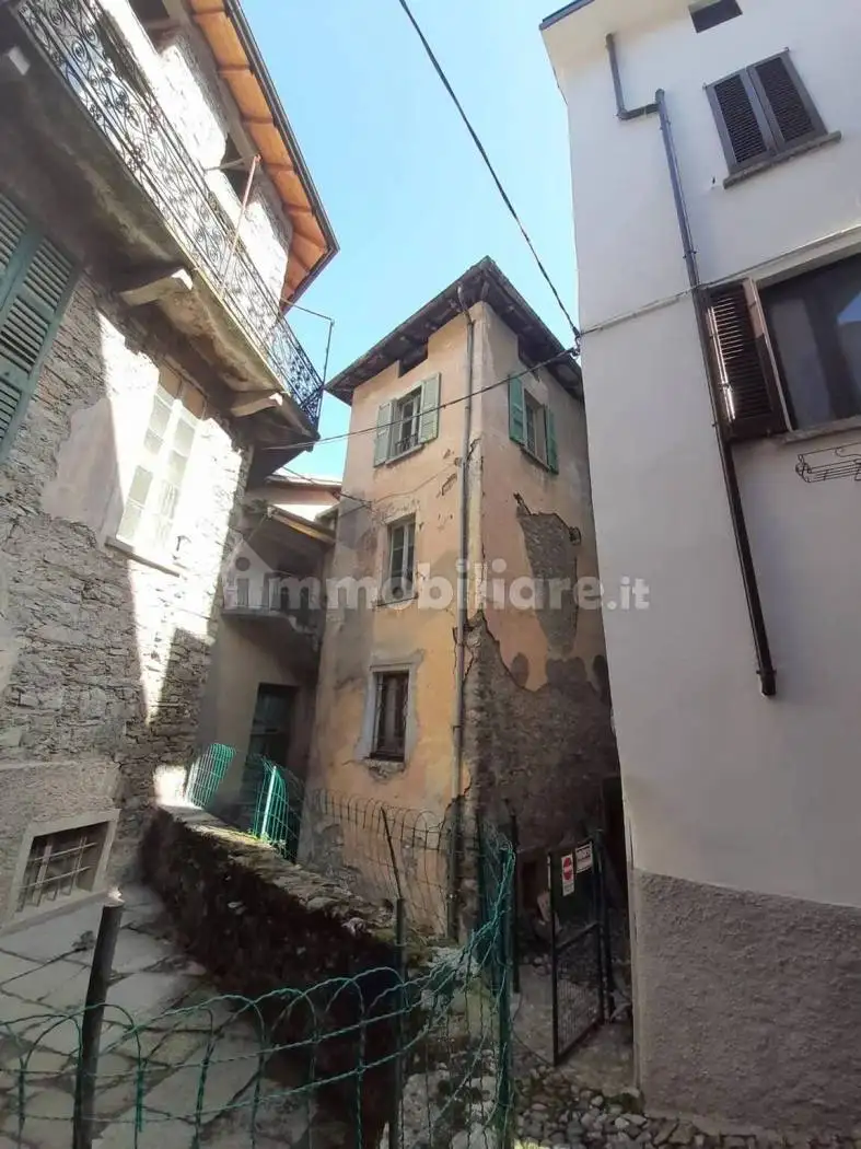 Villa in vendita a Bene Lario