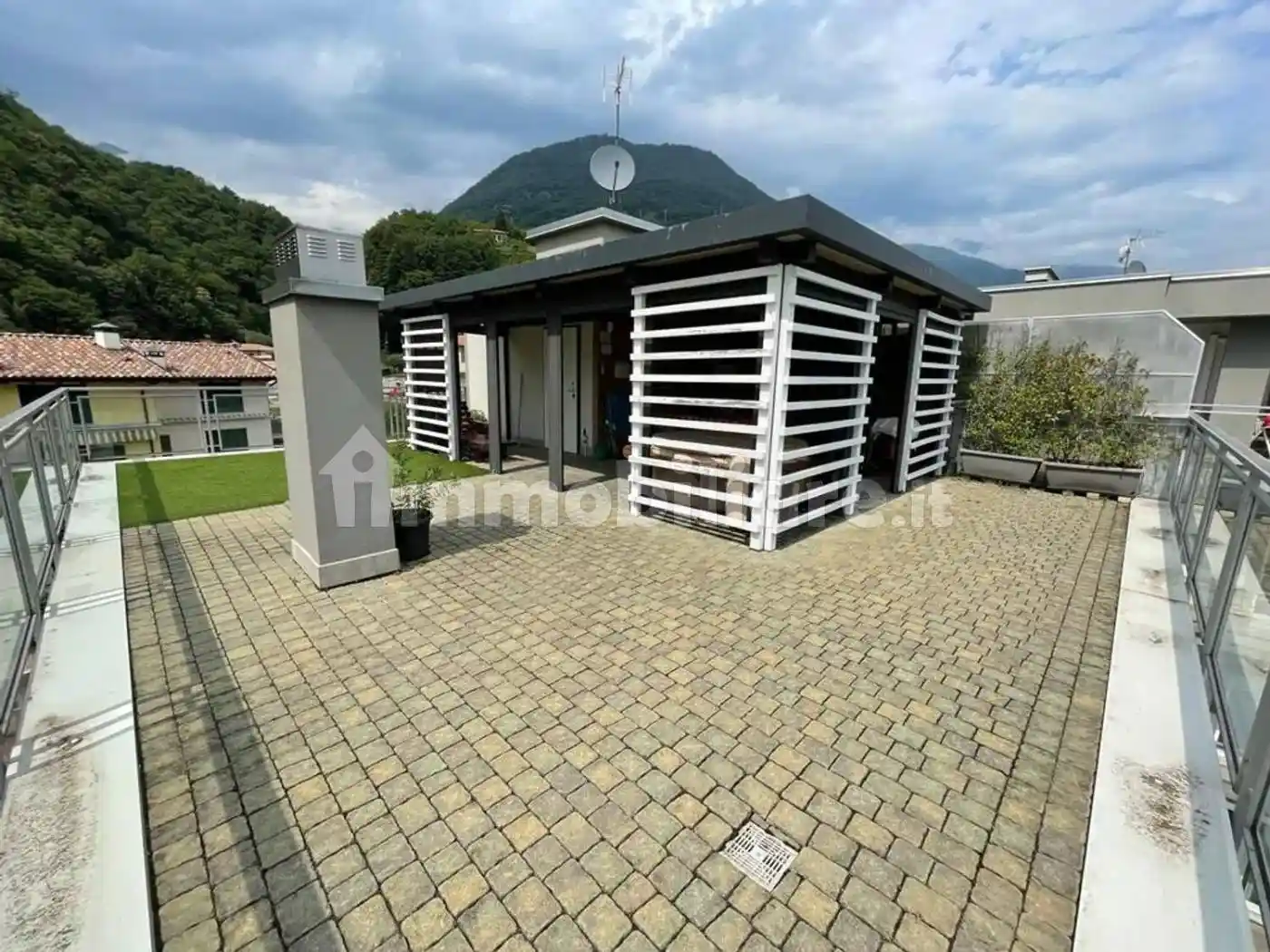 Appartamento in vendita a Domaso