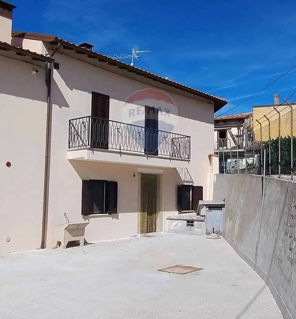 Casa indipendente in vendita a L'Aquila