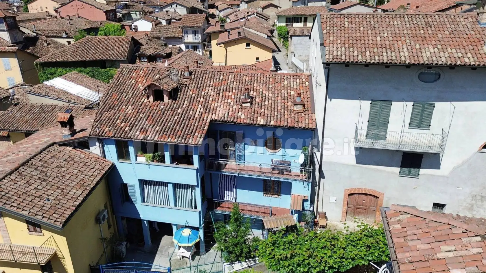 Casa indipendente in vendita a Corneliano d'Alba