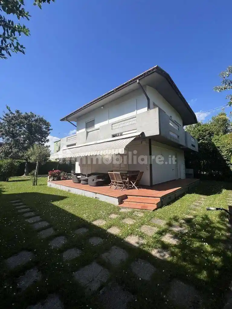 Villa in affitto a Forte dei Marmi