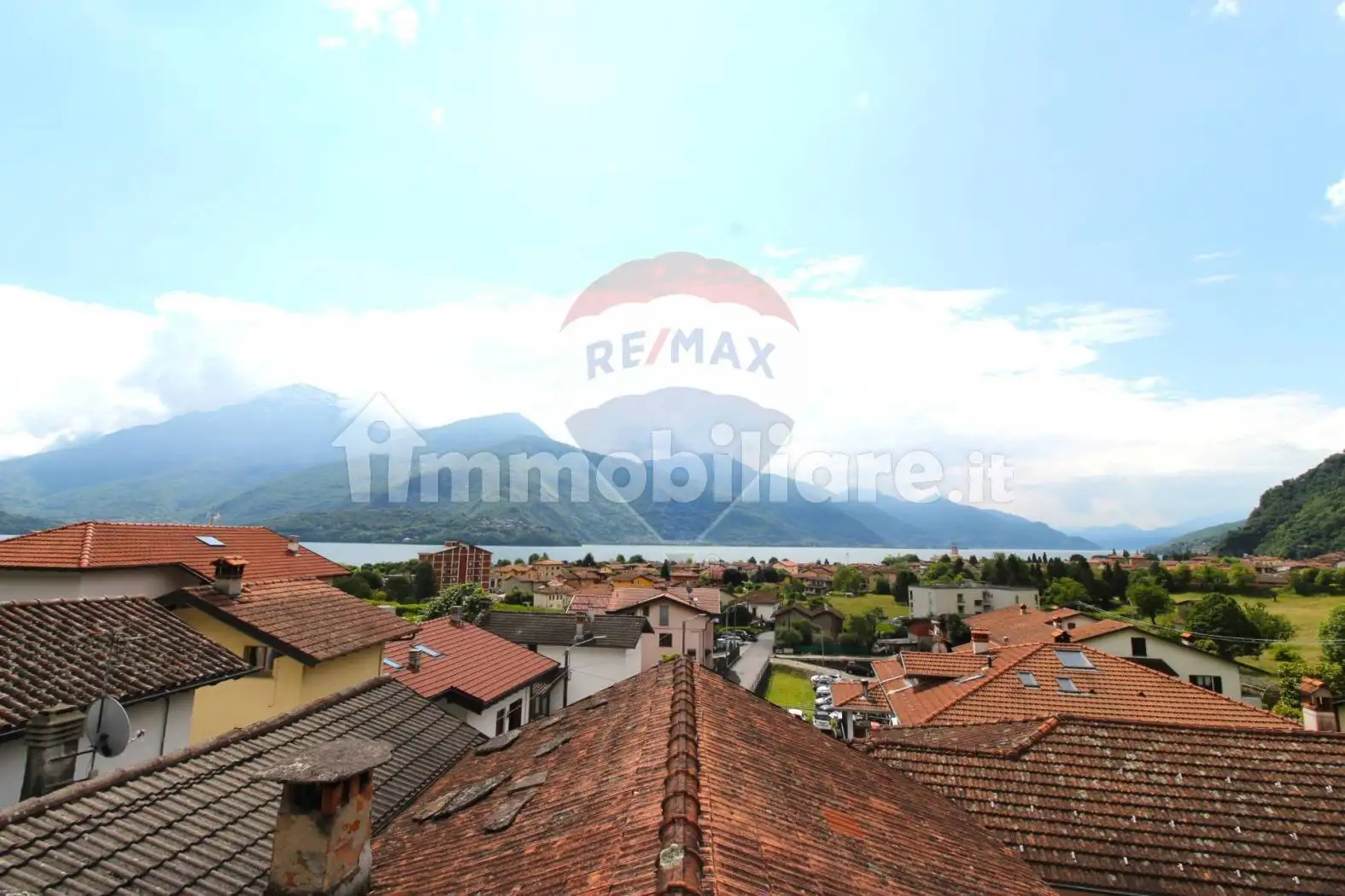 Appartamento in vendita a Dongo