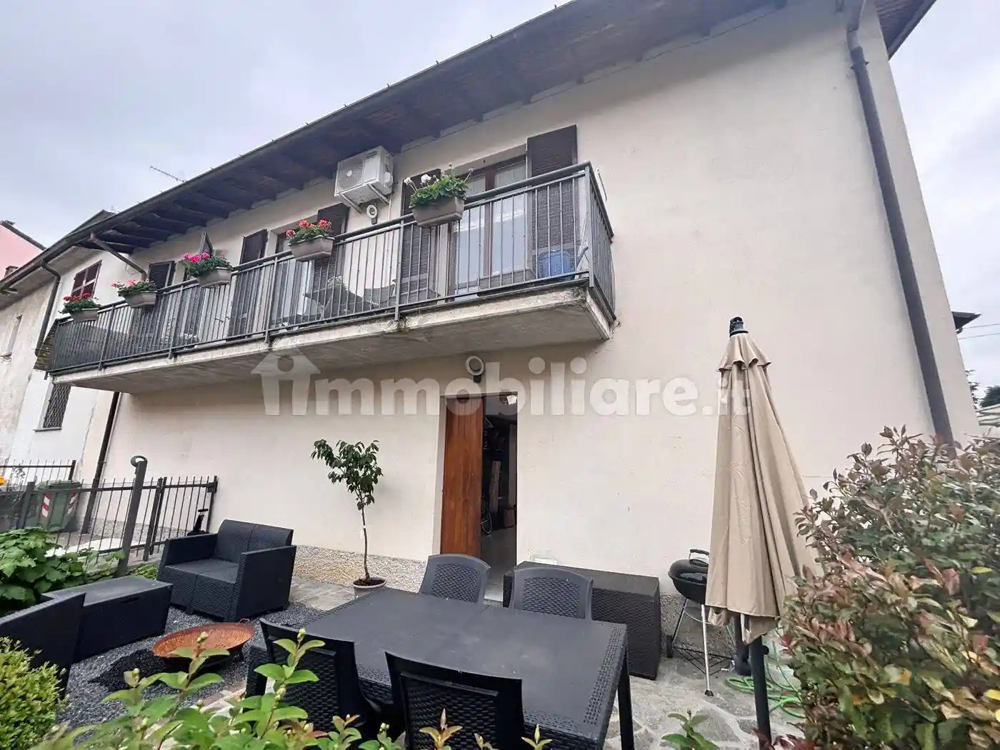 Villa in vendita a Broni