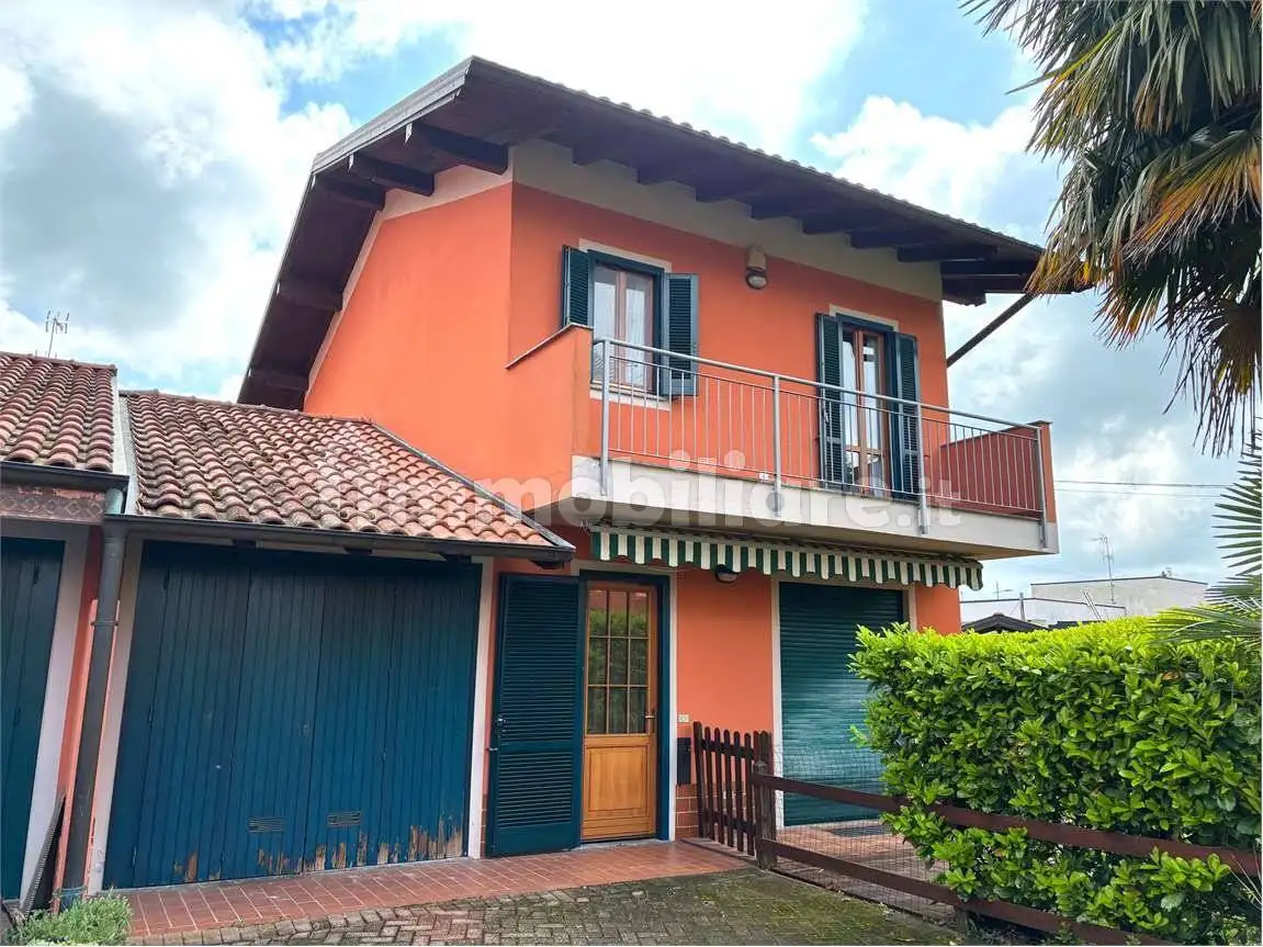 Villa in vendita a Gattico-Veruno