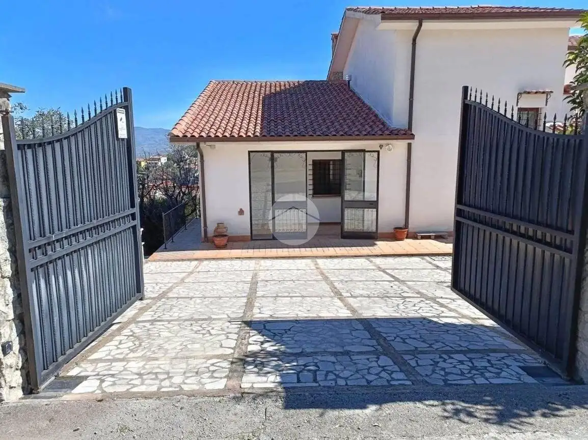 Villa in vendita a Mendicino