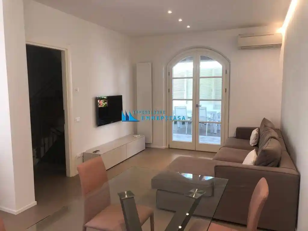 Villa in vendita a Montignoso