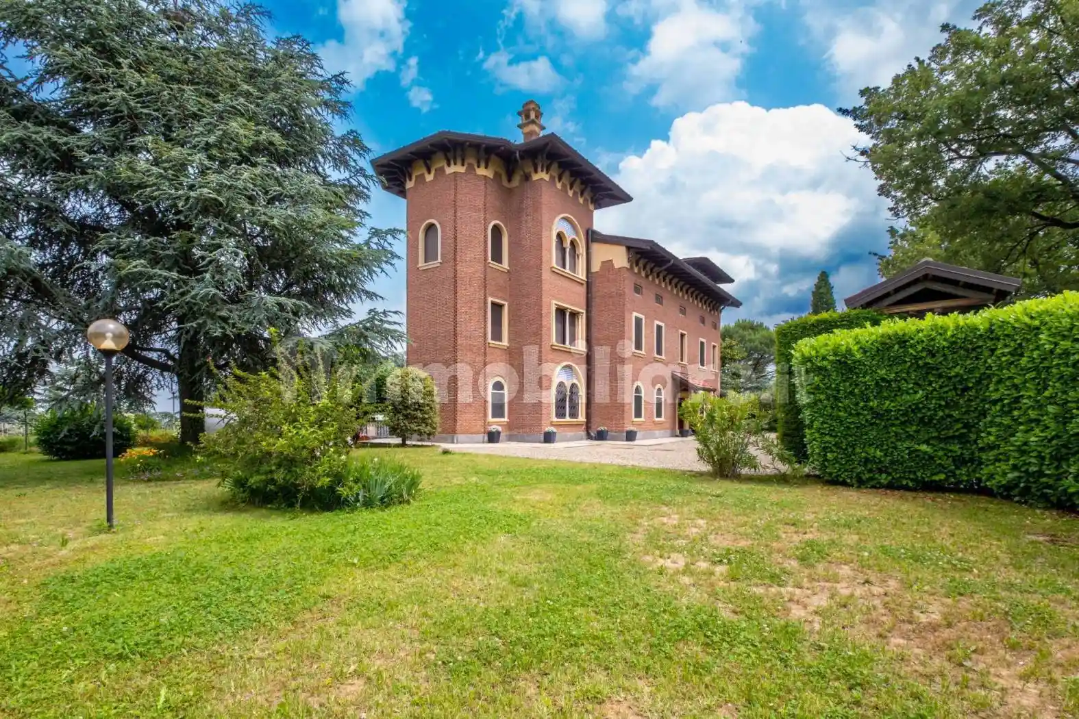 Villa in vendita a Valenza
