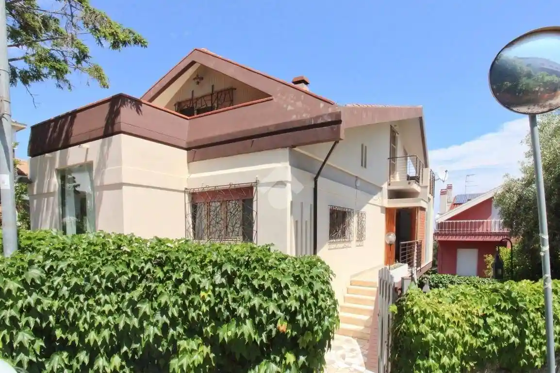 Villa unifamiliare via Marmolada 5, Montesilvano Colle, Montesilvano - foto 3