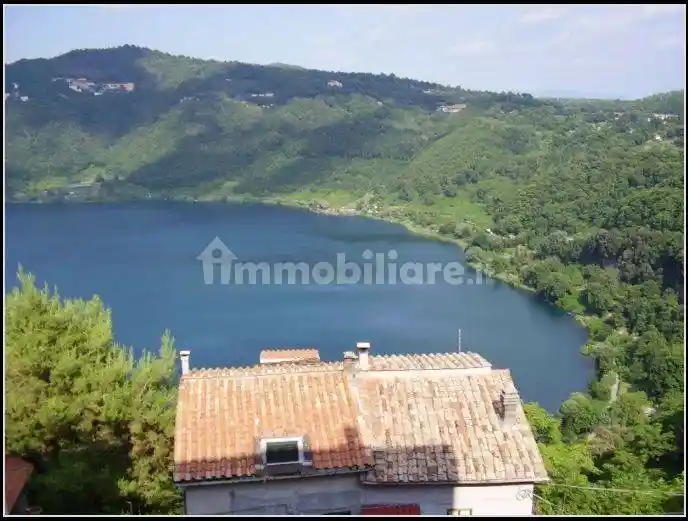 Appartamento in vendita a Genzano di Roma