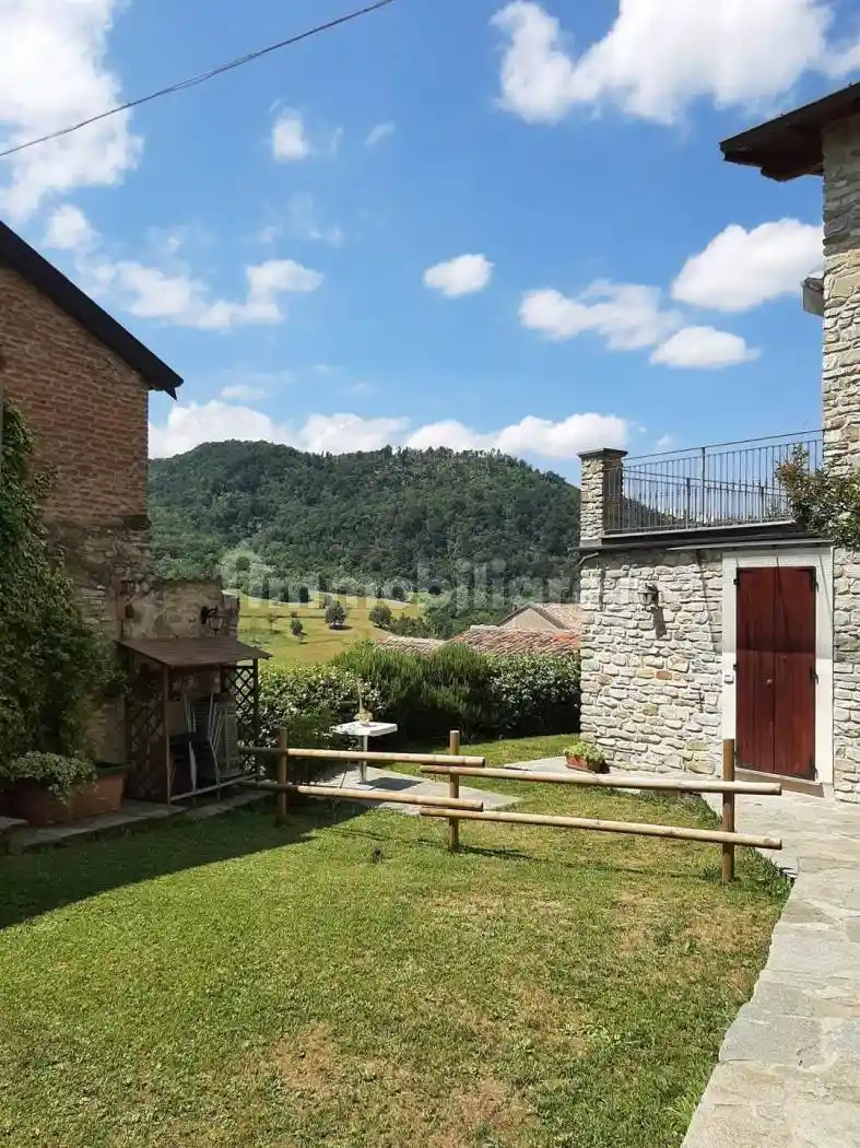 Casa indipendente in vendita a Alta Val Tidone