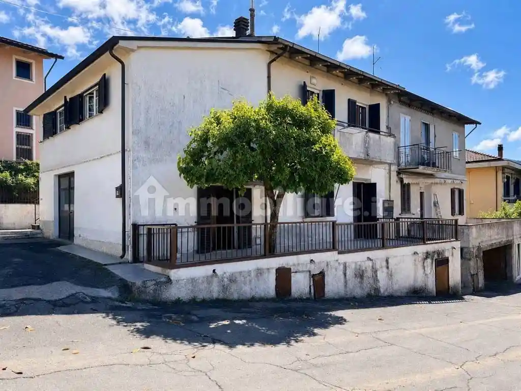 Casa indipendente in vendita a Arezzo