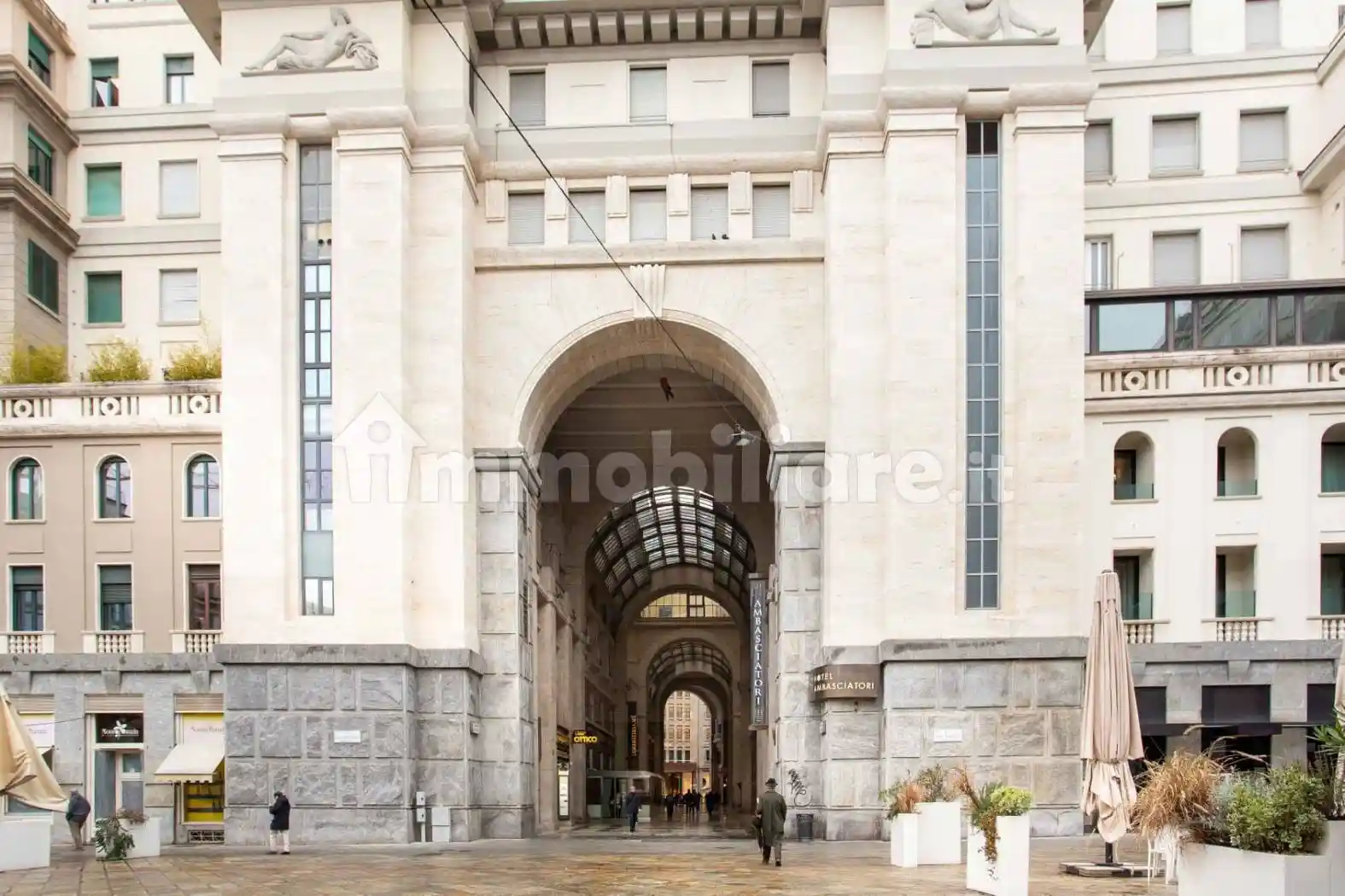 Bilocale Galleria del corso 4, Duomo, Milano - foto 2