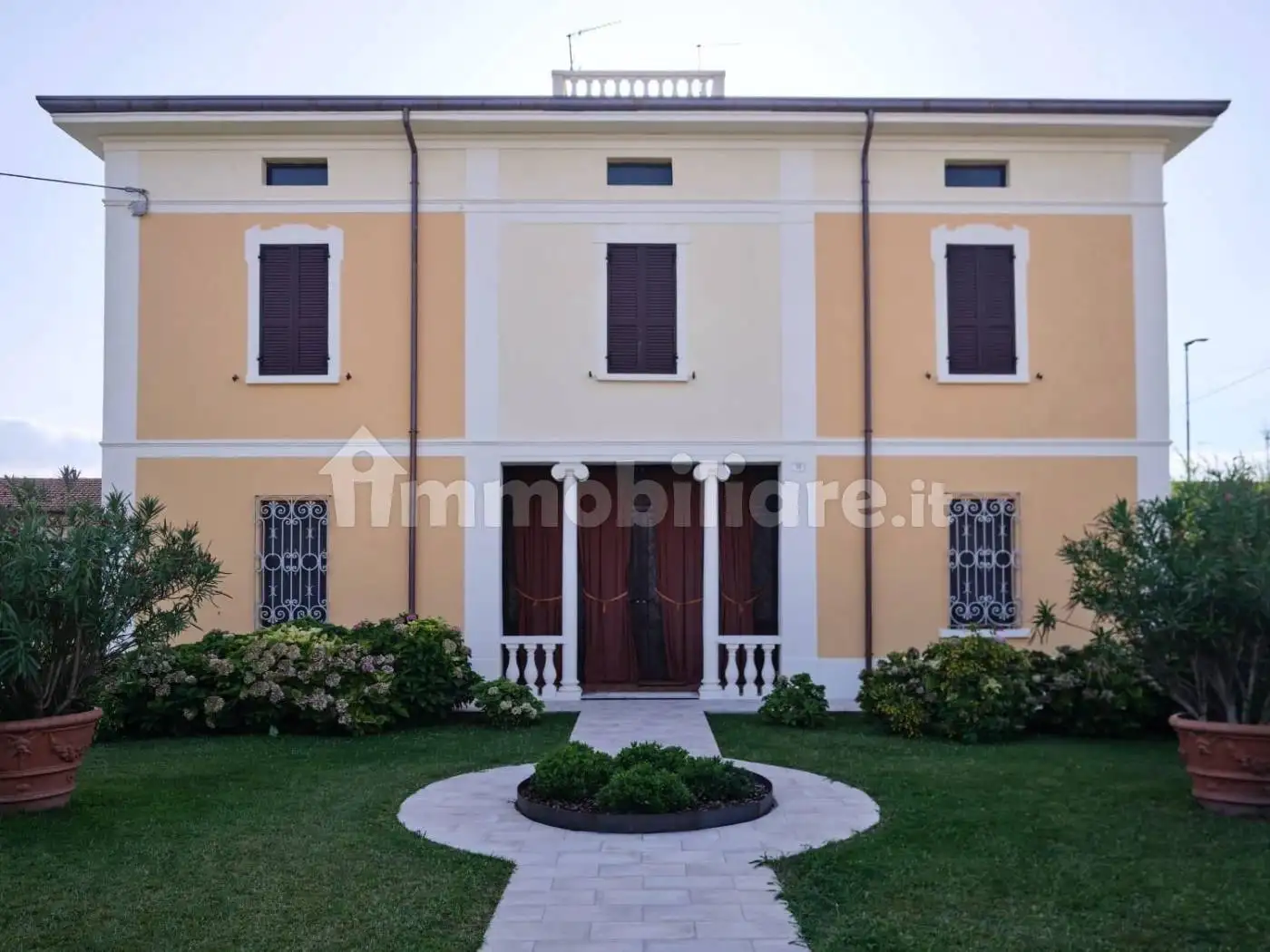 Villa in vendita a Sustinente