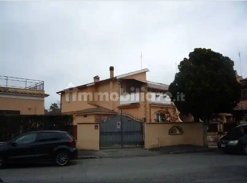 Villetta a schiera in vendita a Ladispoli