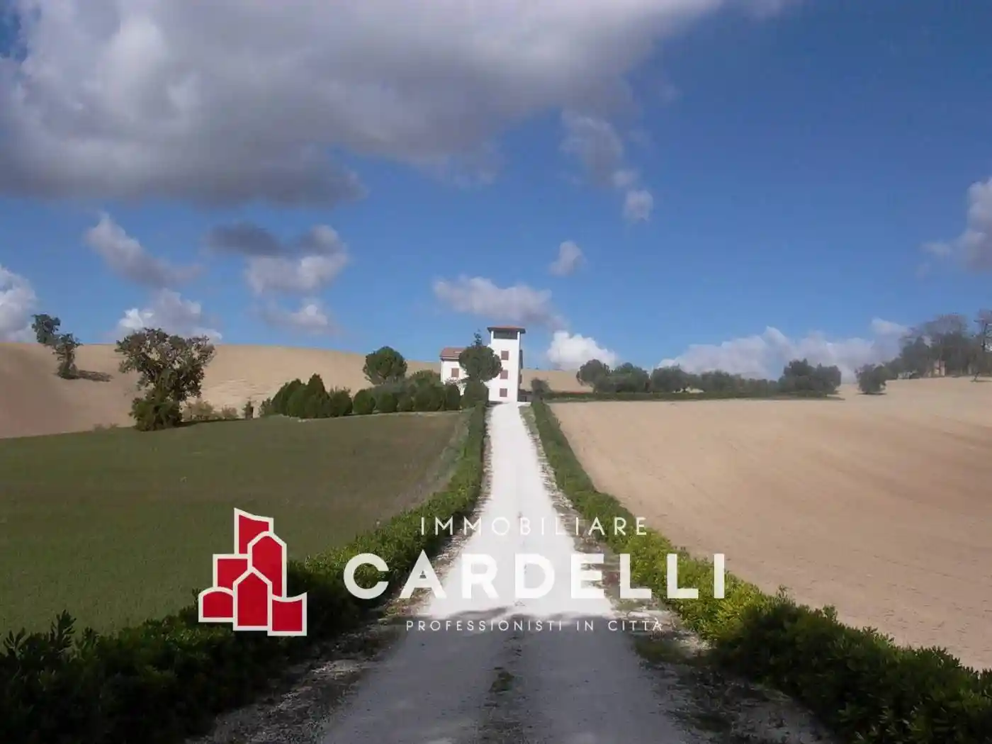 Rustico - Casale in vendita a Macerata