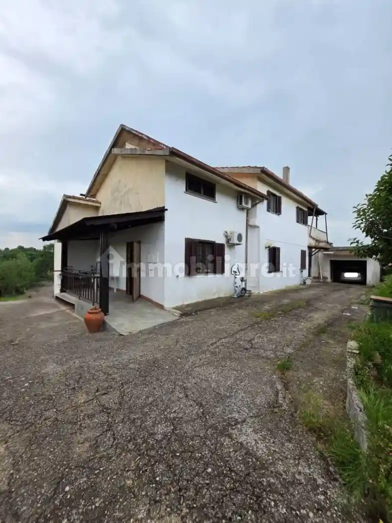 Casa indipendente in vendita a Rignano Flaminio