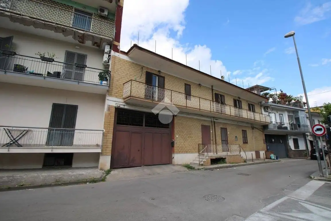 Palazzo - Edificio in vendita a Volla