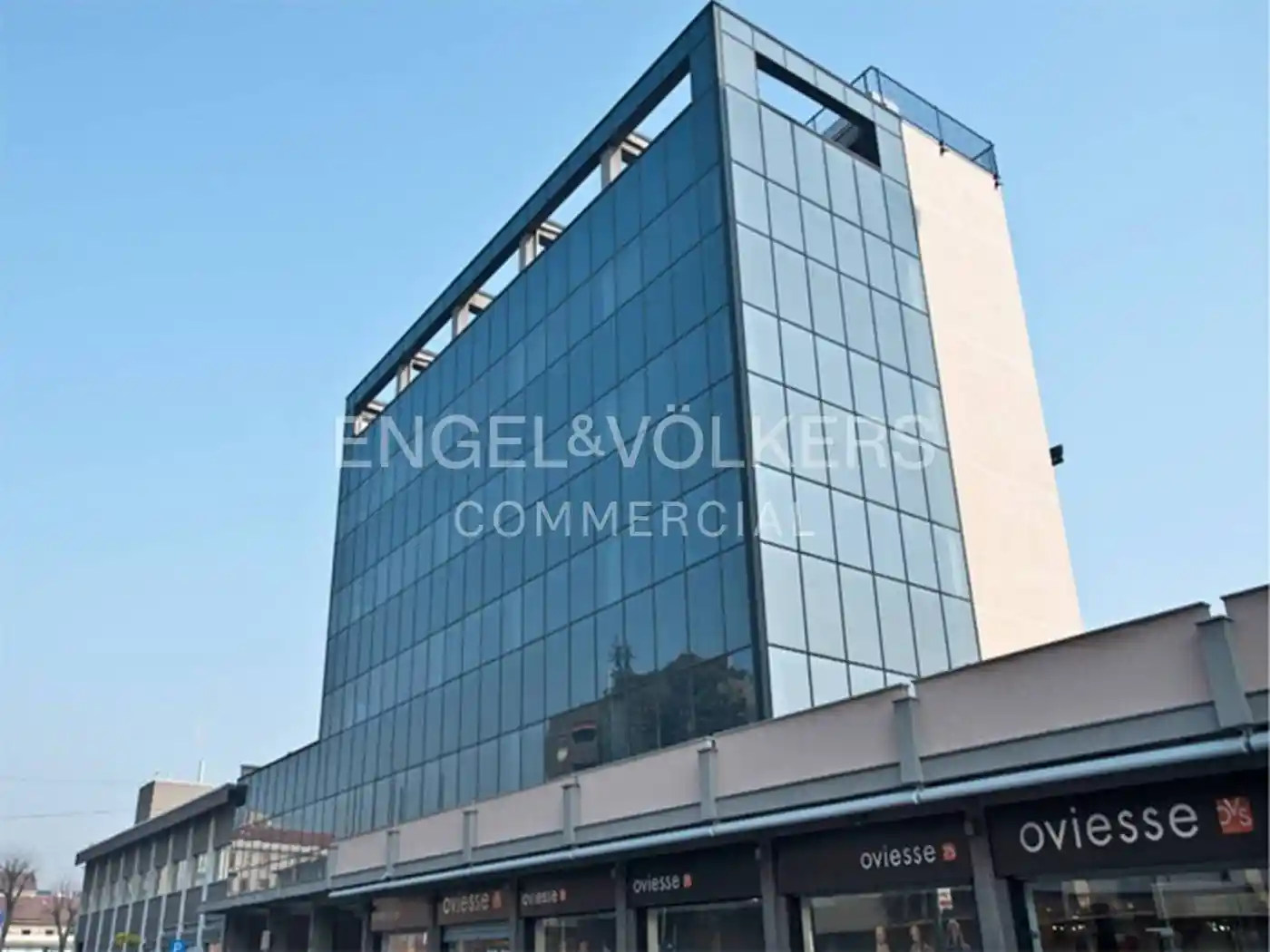 Palazzo - Edificio in affitto a Milano