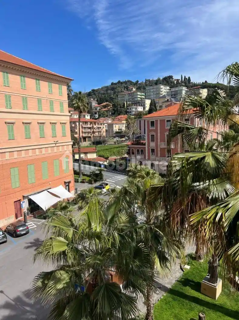 Appartamento in vendita a Imperia