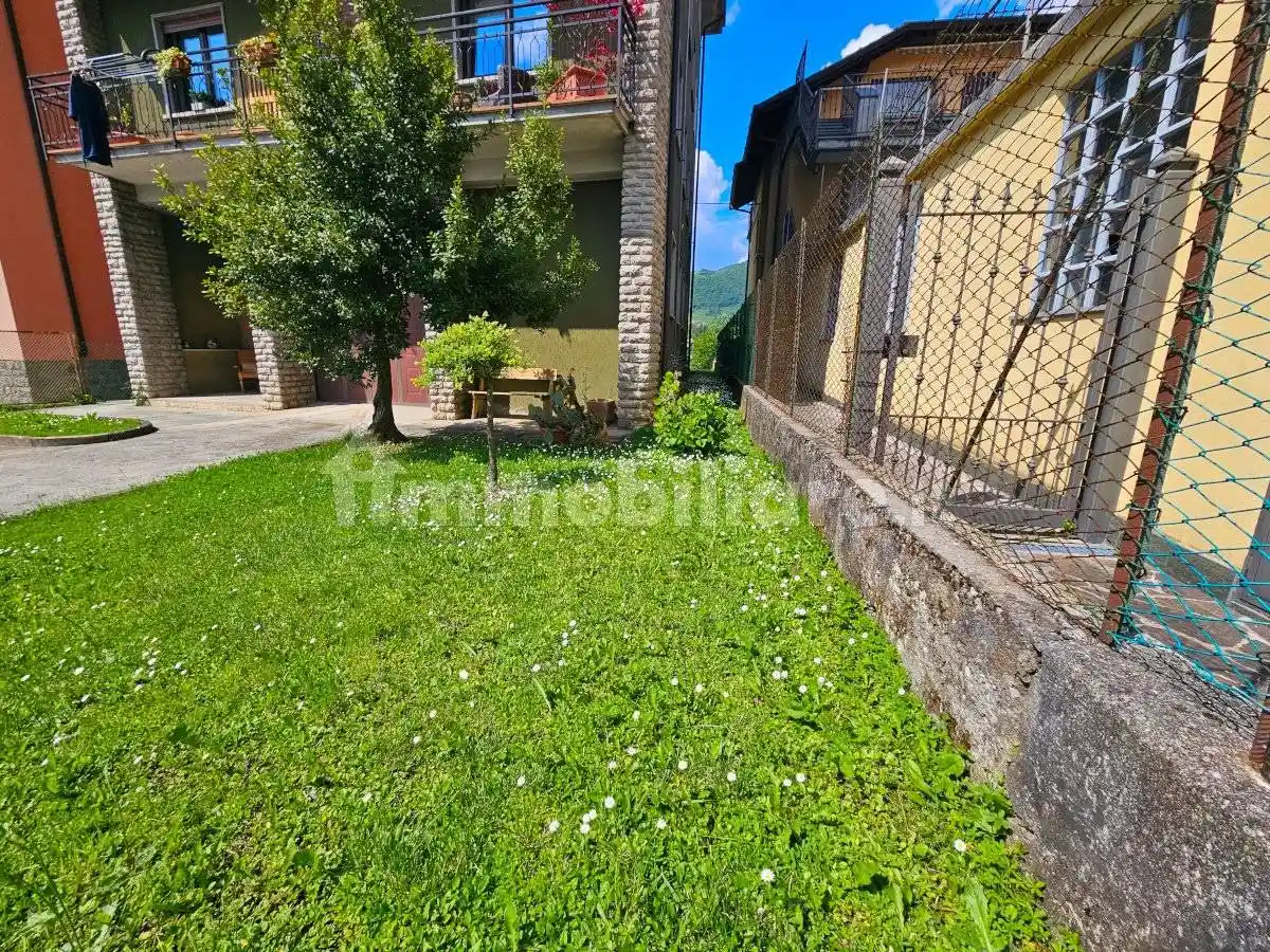 Appartamento in vendita a Leffe