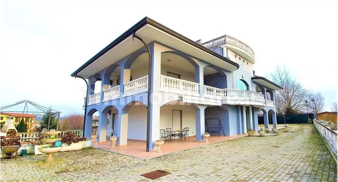 Villa unifamiliare, buono stato, 375 m², Divignano - foto 2